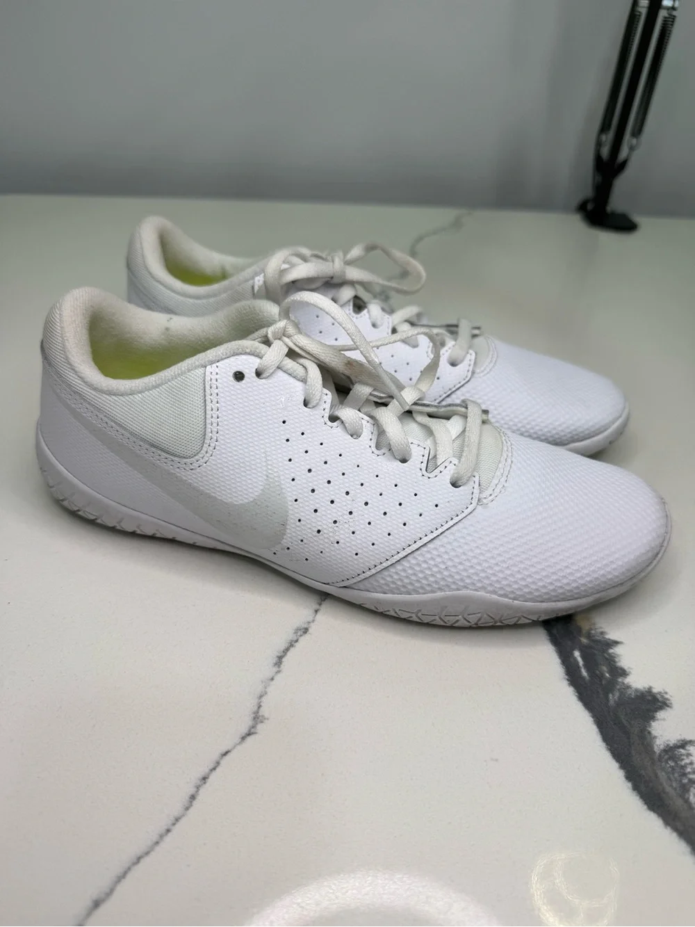 Nike Women's Sideline IV Cheerleading Shoes - White/Pure Platinum Size 6.5